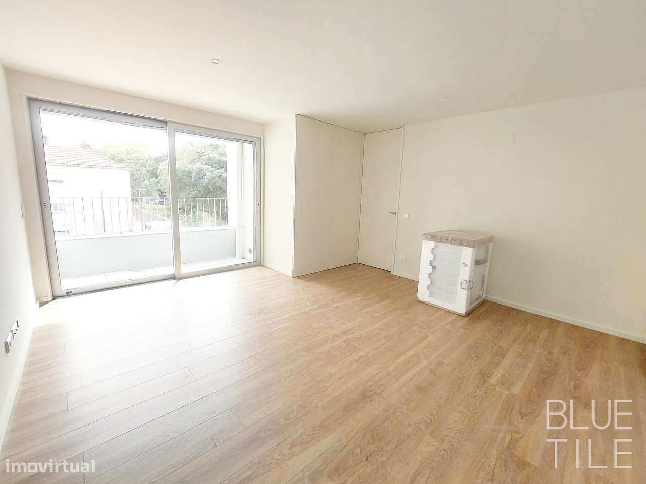 Apartamento T1 - voltado para o parque do Covelo, com lugar de garagem-2