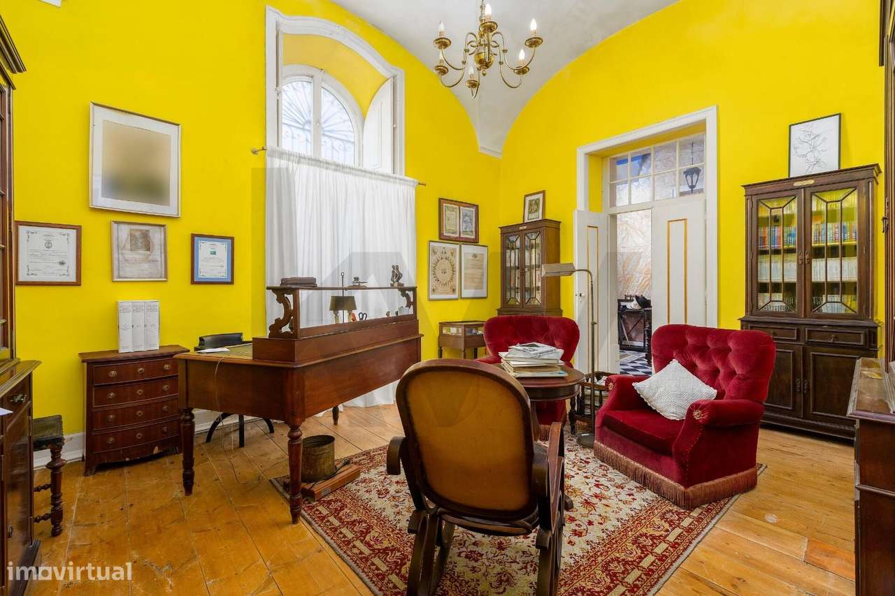 Palacete Histórico do Século XIX no Coração de Ferreira do Alentejo - Grande imagem: 2/60