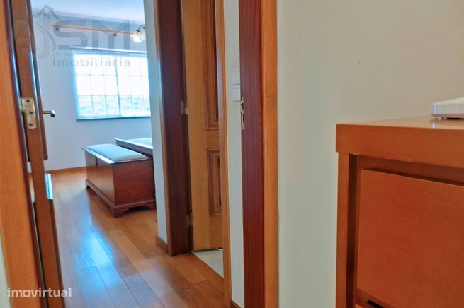 Moradia T4+3 composta por 4 pisos, salão de festas e garagem 4 carros-28