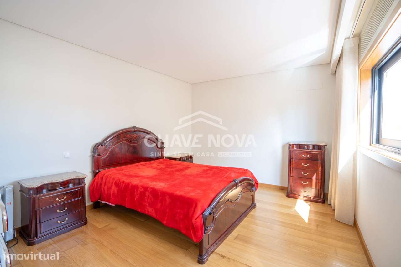 Moradia Geminada V3 Como Nova c/ Garagem Box em Canidelo-35