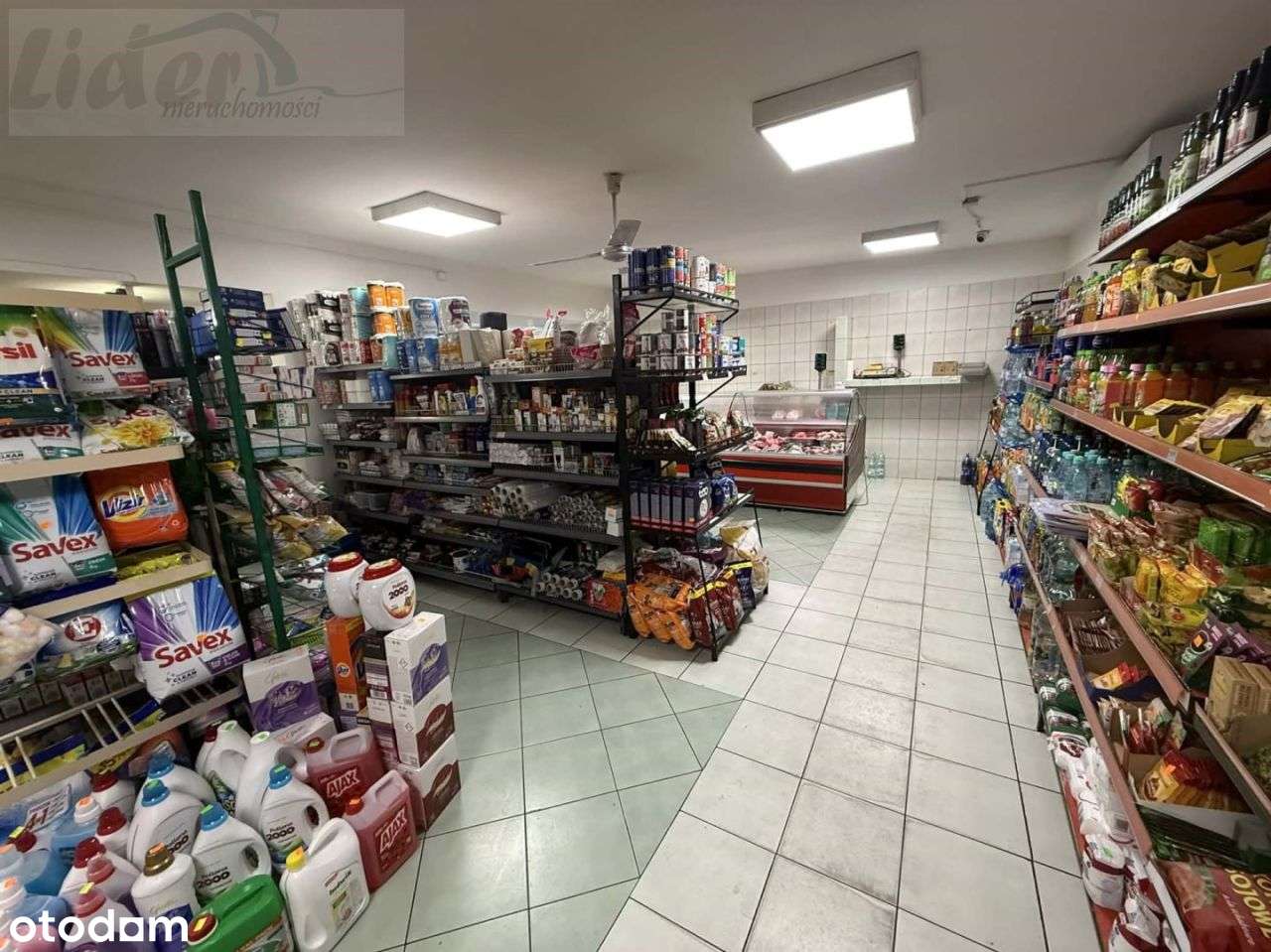 Sklep w centrum Konopnicy koło Urzędu Gminy-1