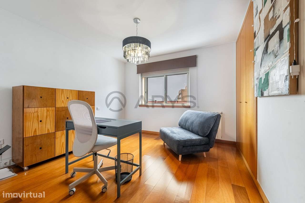 Apartamento T4 localizado no coração da cidade de Braga-11