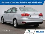 Volkswagen Jetta - 5