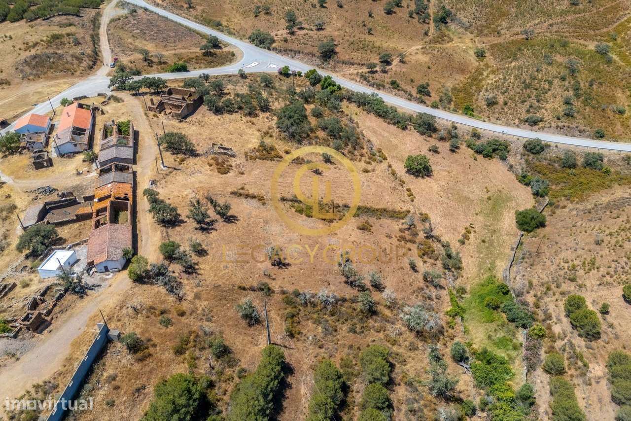 Ruína de 312m2, em Terreno Urbano de 1283m2 - Vaqueiros, Alcoutim - Grande imagem: 3/60