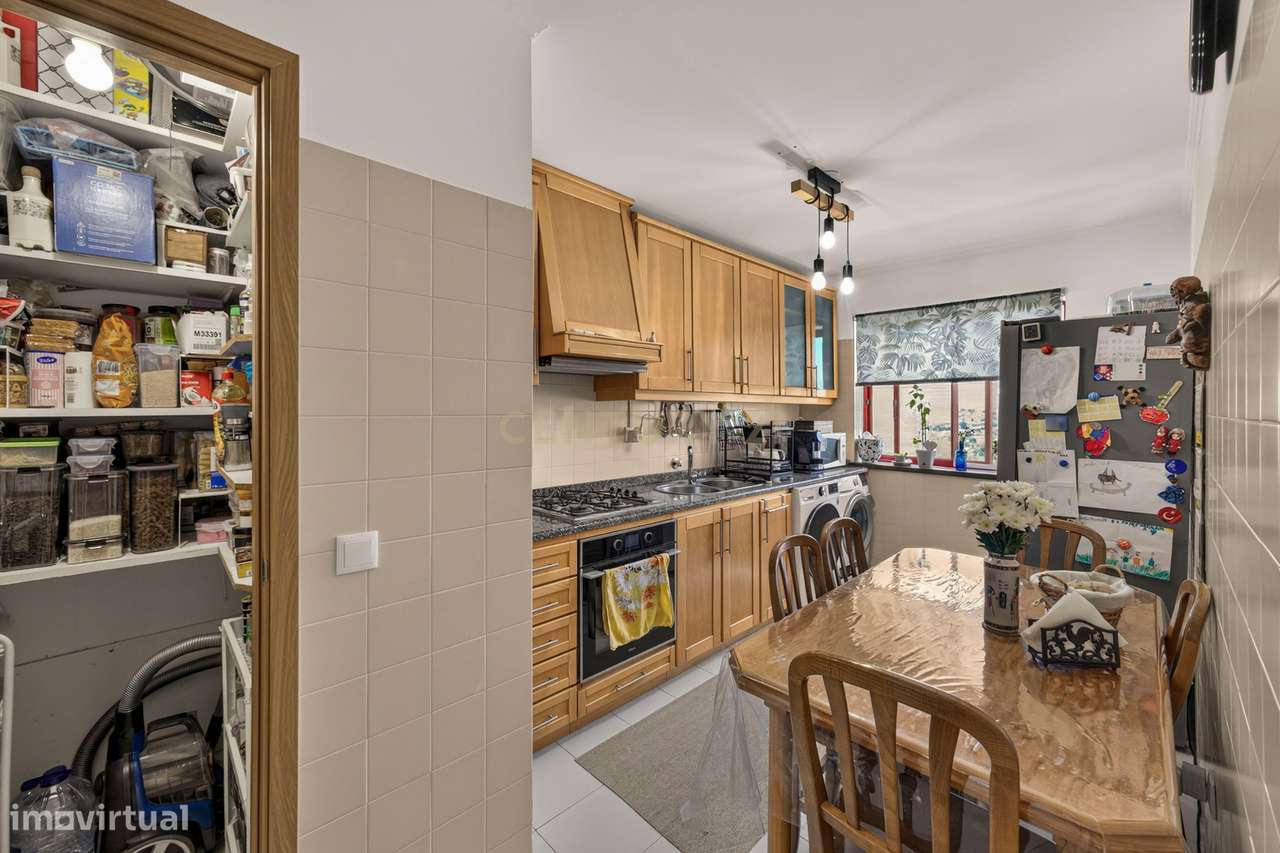 Apartamento T3 com parqueamento privativo (Monte da Caparica)-7