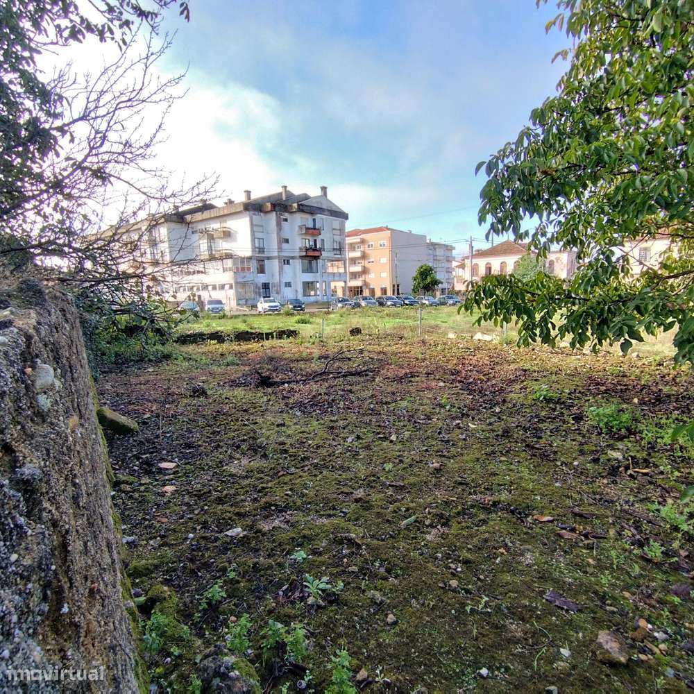 Moradia antiga + terreno envolvente - Centro da vila de Sangalhos - An-30
