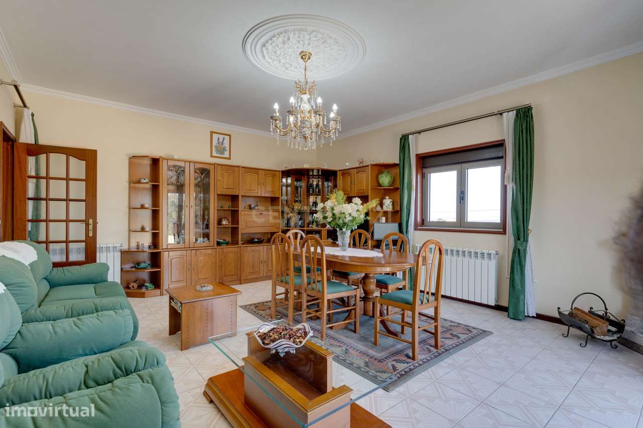 Espetacular Moradia T4 com jardim e garagem em Esmoriz, Ovar - Grande imagem: 4/31