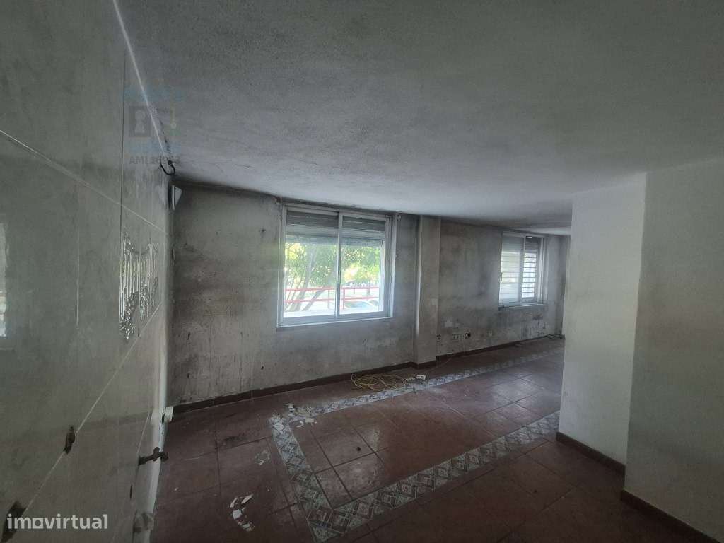 Escritório Duplex no Centro do Laranjeiro com Terraço-24