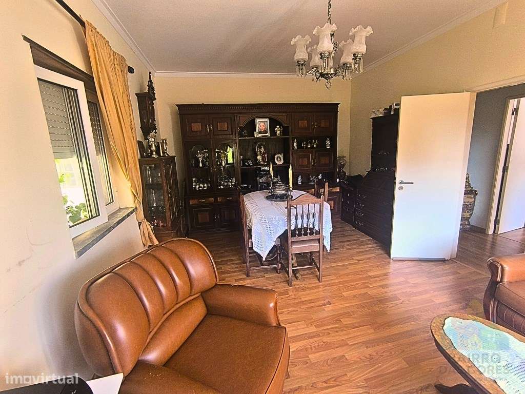 Moradia T4 com construção robusta e terreno perto IC9- Tomar-12