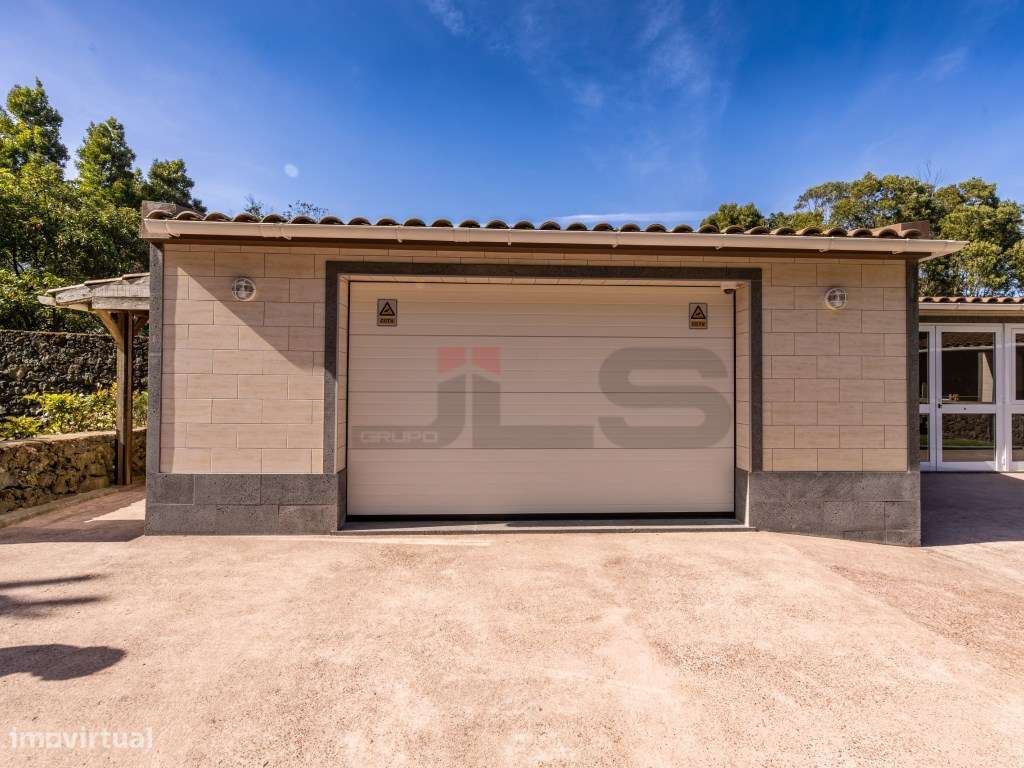 Moradia T3 Contemporânea com Grande Jardim em Rabo de Peixe , São M...-36