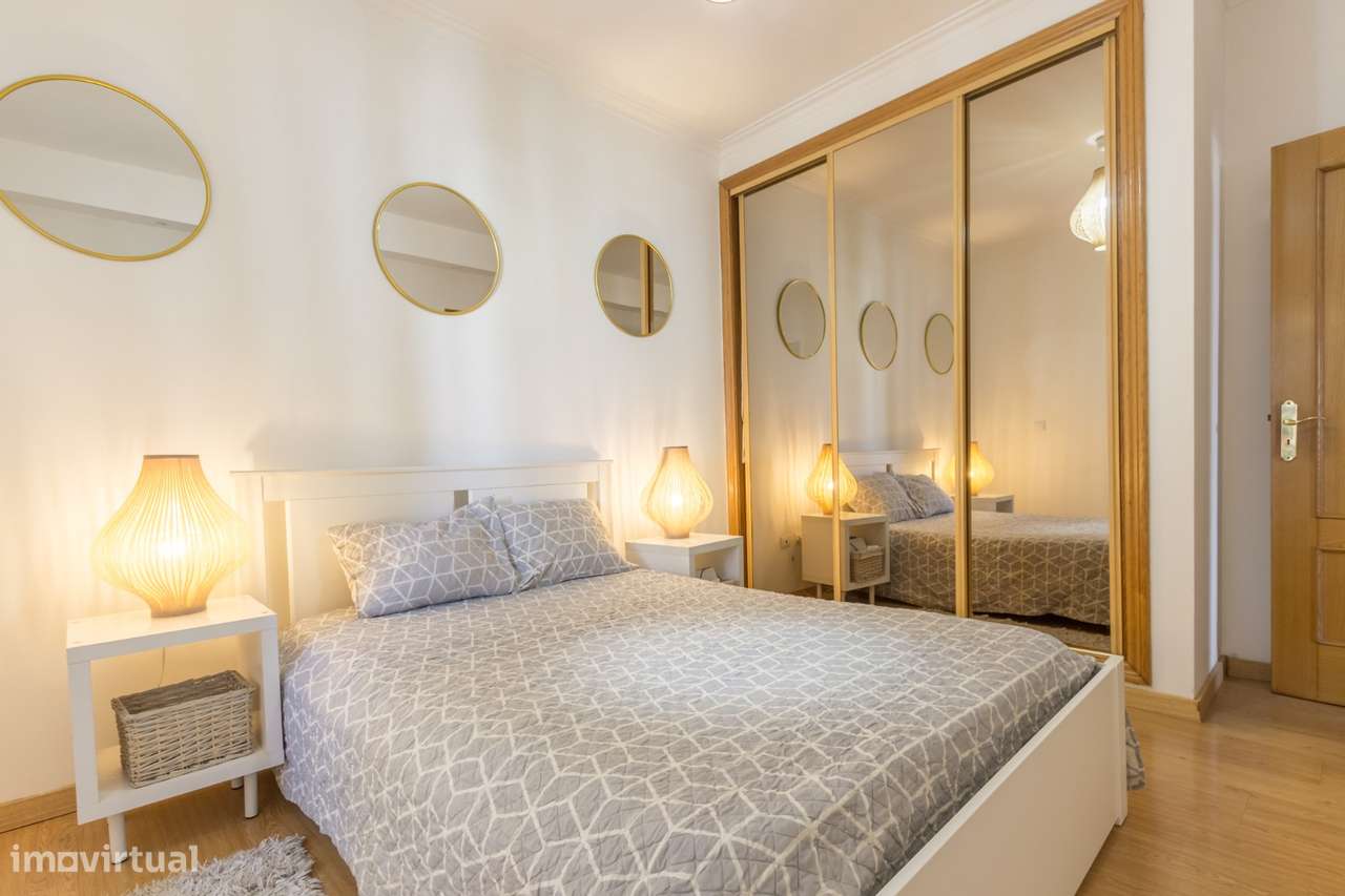 Moradia geminada de tipologia T3 com piscina, garagem e jardim-21