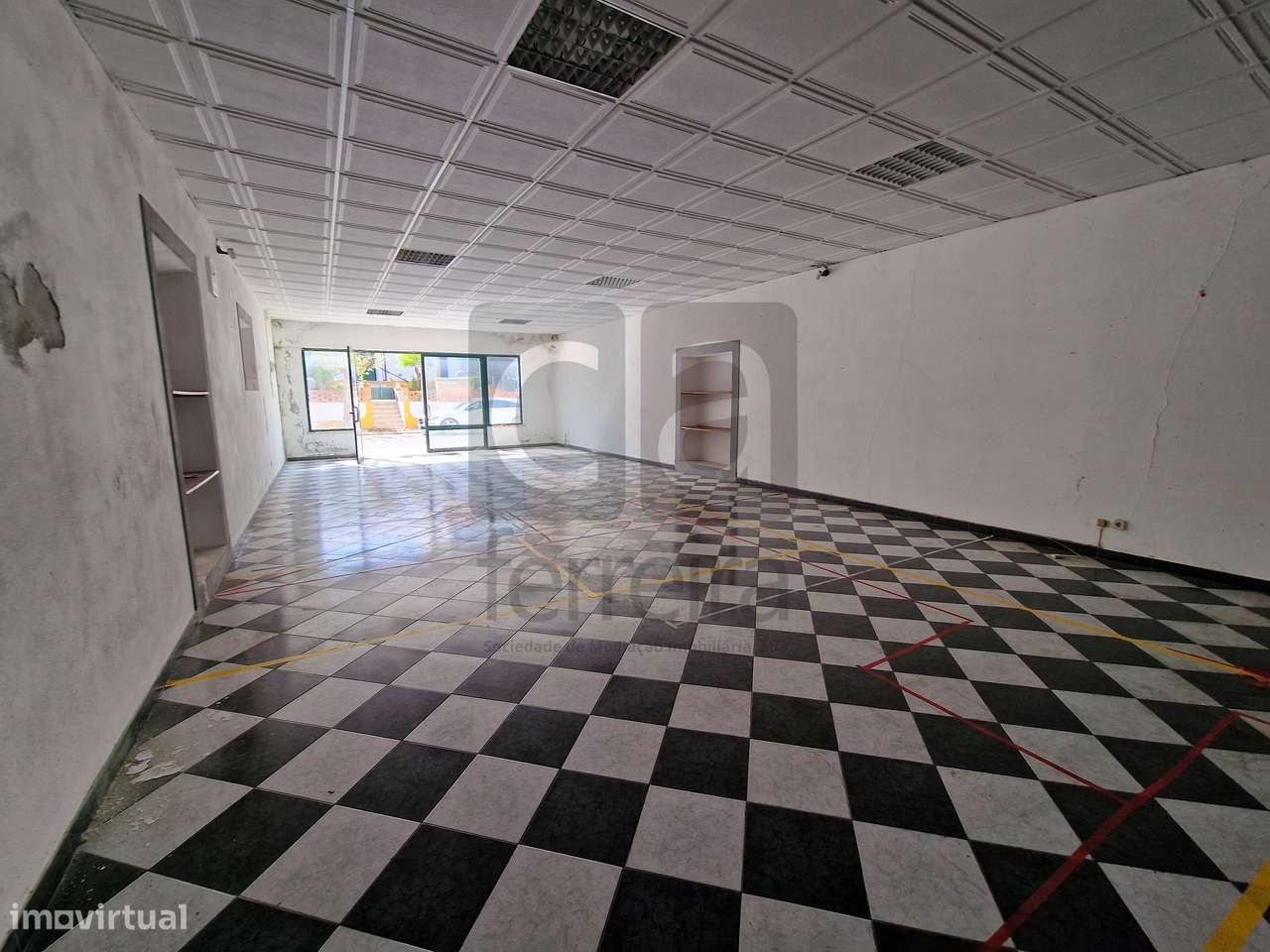 LOja com possibilidade para Moradia T3-12