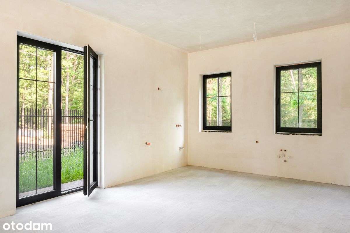 Elegancka willa w sercu sosnowego lasu-13