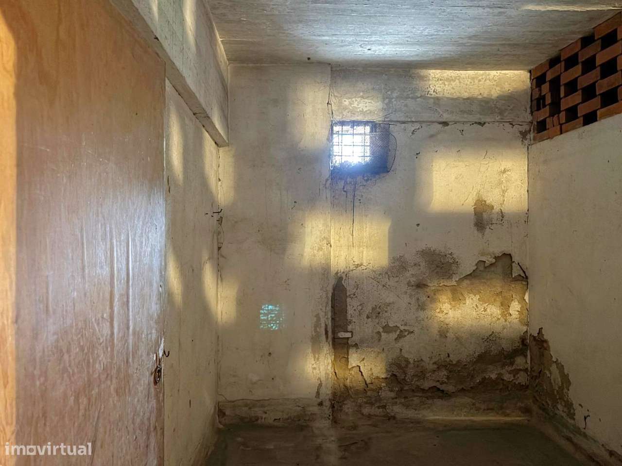 Apartamento T3 para remodelação total nos Olivais-19