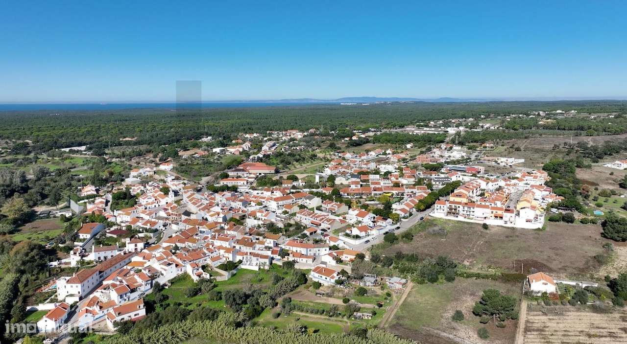 Casinha Rústica na Zona Histórica de Melides — Potencial, charme e vis-11