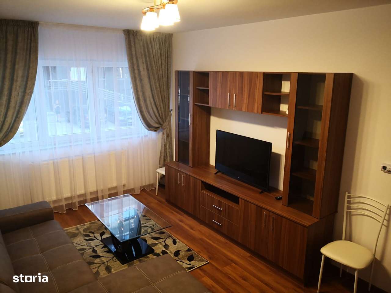 Apartament cu 2 camere structura mare zona Tractorul Coresi - Imagine principală: 4/20