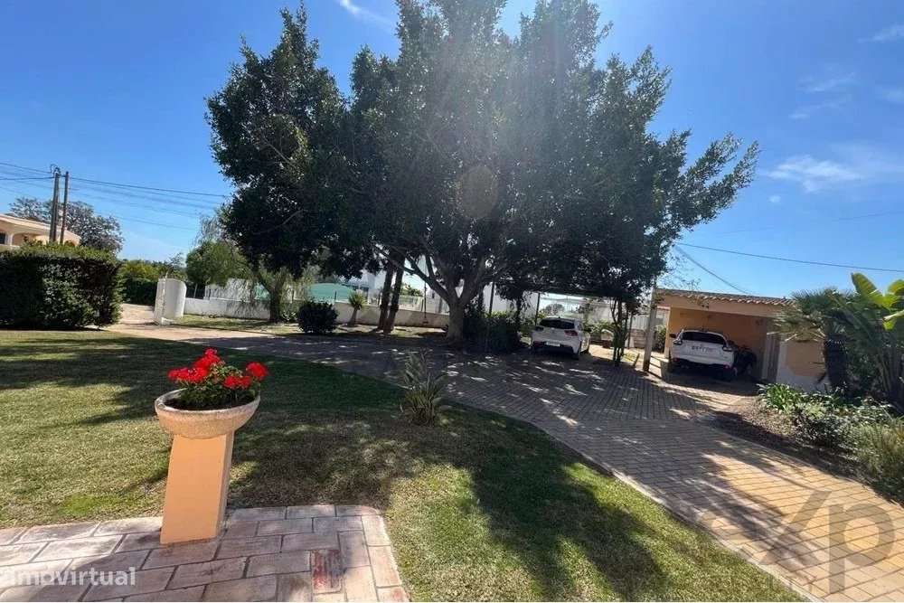 Encantadora moradia T3 com um lindo jardim, convenientemente situada n - Grande imagem: 4/52