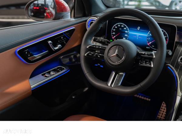 Mercedes-Benz GLC Coupe 300 4Matic 9G-TRONIC AMG Line Advanced - 38