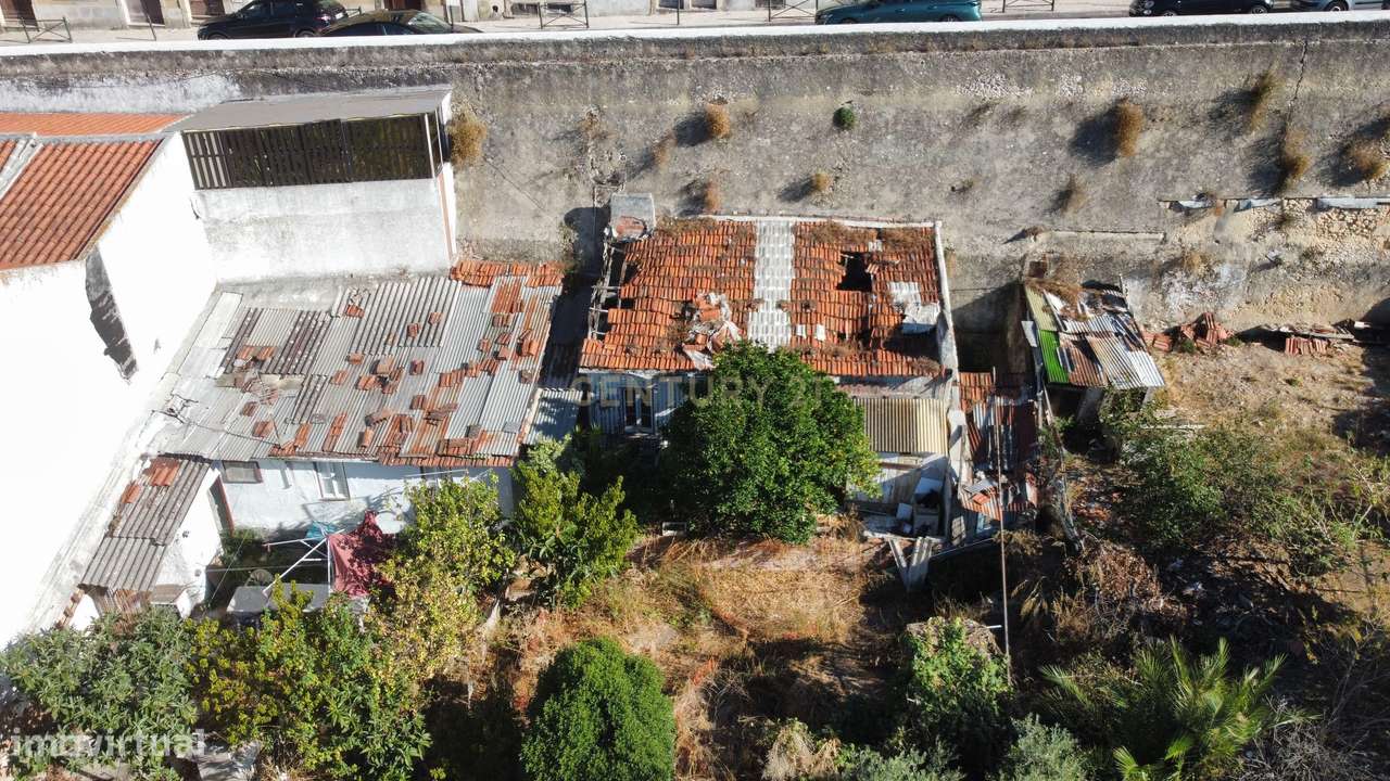 PRÉDIO DEVOLUTO PARA VENDA | PIP APROVADO | CAMPOLIDE-19