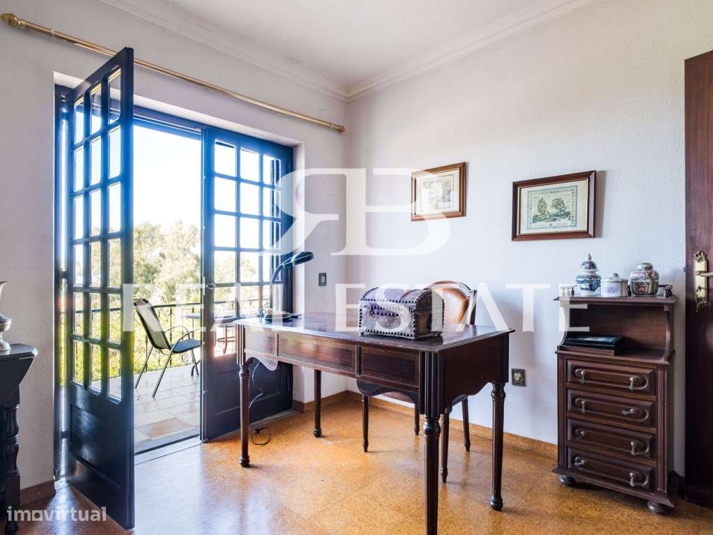 CASA T5 + JARDIM +VISTA + ADEGA + GARAGEM |ANEXO - V.N.AZEITÃO-4