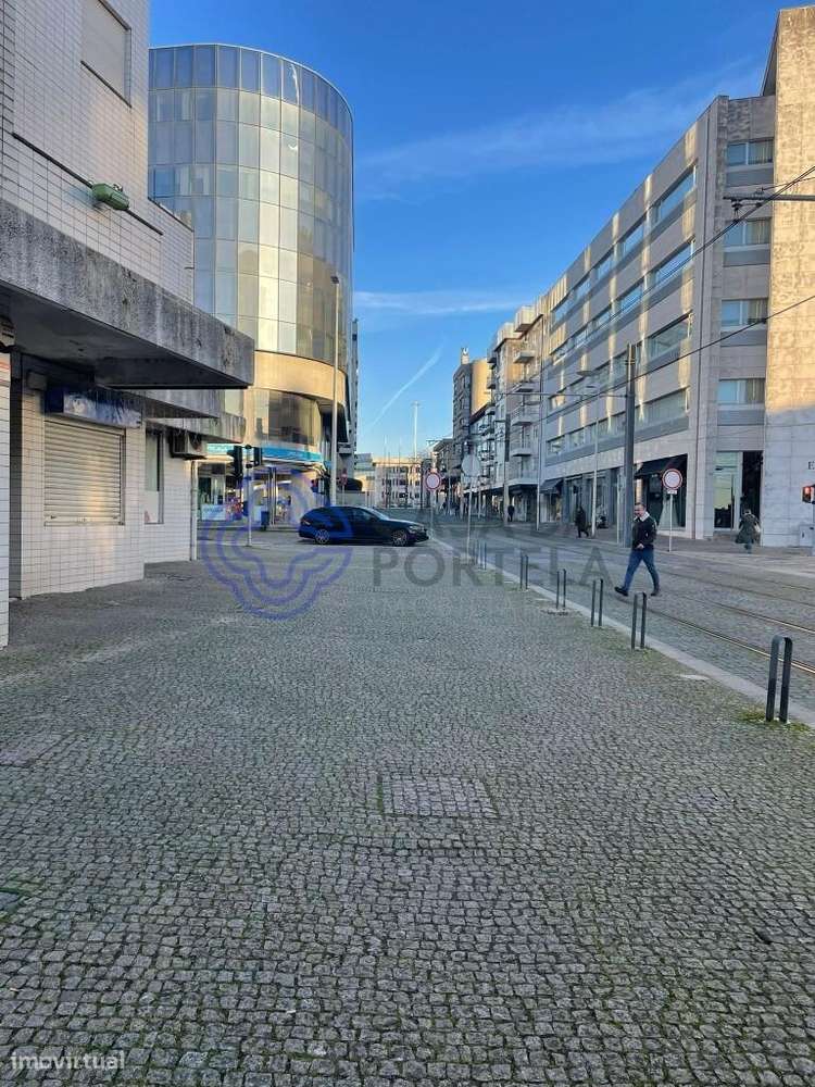 Loja Comercial para Arrendamento - Rua Dr.º Carlos Pires Felgueiras, M - Grande imagem: 4/7