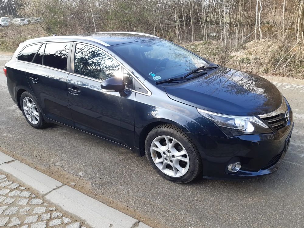 Toyota Avensis III 1.8 Premium MS 2012