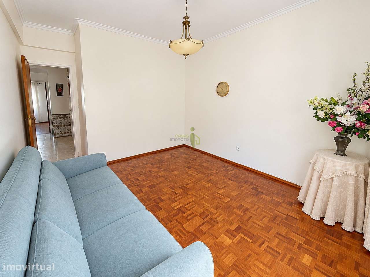 Apartamento T2 com Varanda, Elevador  | Junto a Comércio, Escolas e Tr-7