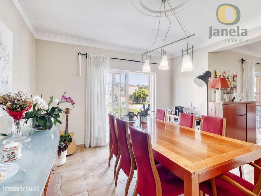 Moradia T3 com Garagem e Piscina no Vila Sol-14