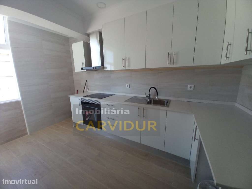 Barreiro Vila-Chã T2 totalmente remodelado-0