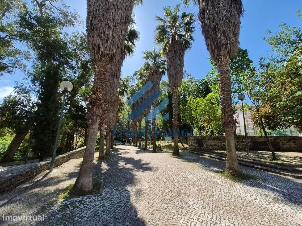 T2 Totalmente Remodelado c/ arrecadação 27m2 Benfica Lisboa-30