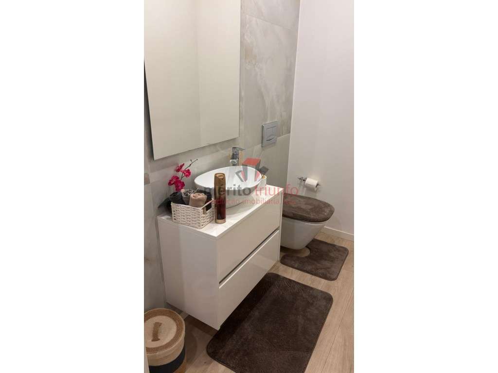 Excelente Apartamento c/ 3 Suites no Centro de Famalicão-16