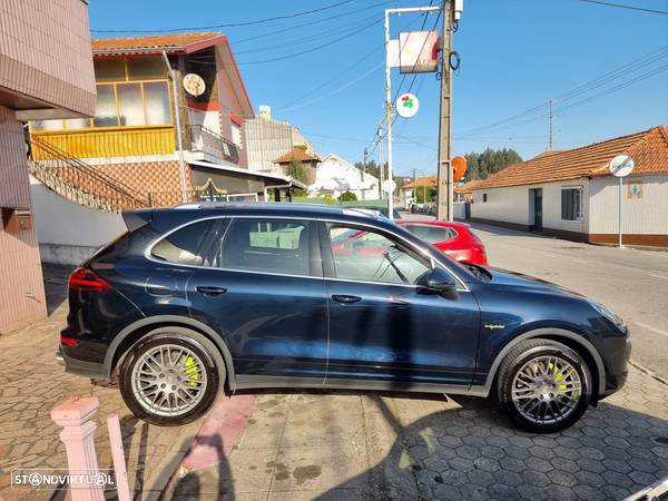 Porsche Cayenne S E-Hybrid - 8