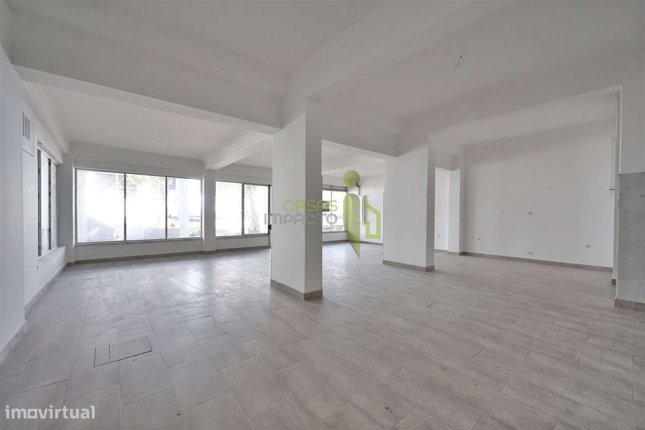 Loja para Venda em Carnaxide | 145 m² de Potencial para o Seu Negócio-8
