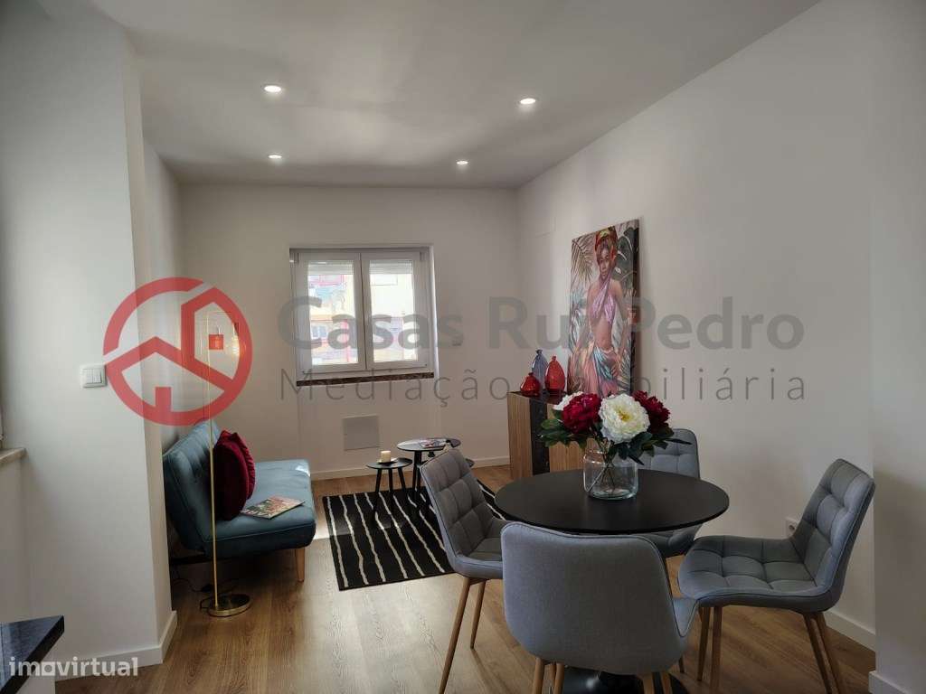 Apartamento T3 totalmente remodelado, com duas frentes, na Estrada ... - Grande imagem: 3/21