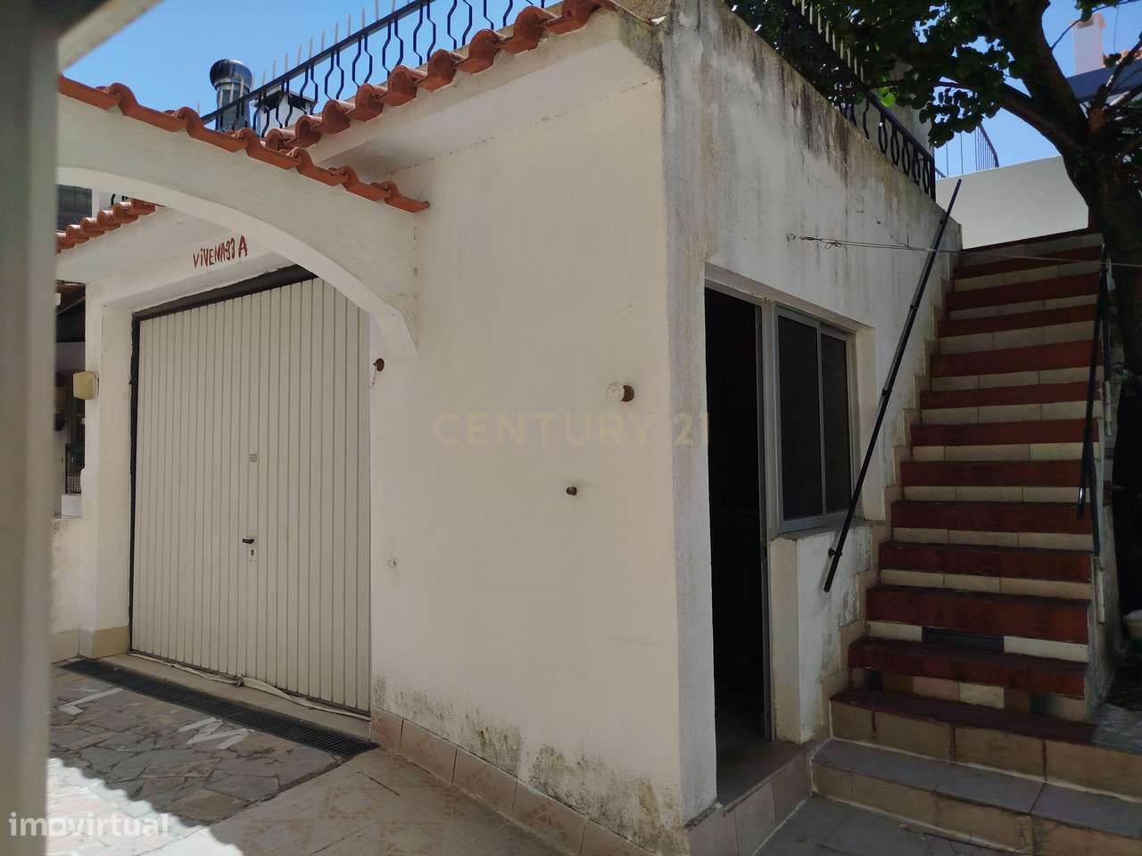 Moradia independente de 2 pisos (2xT3) com garagem | São João da Talha-28