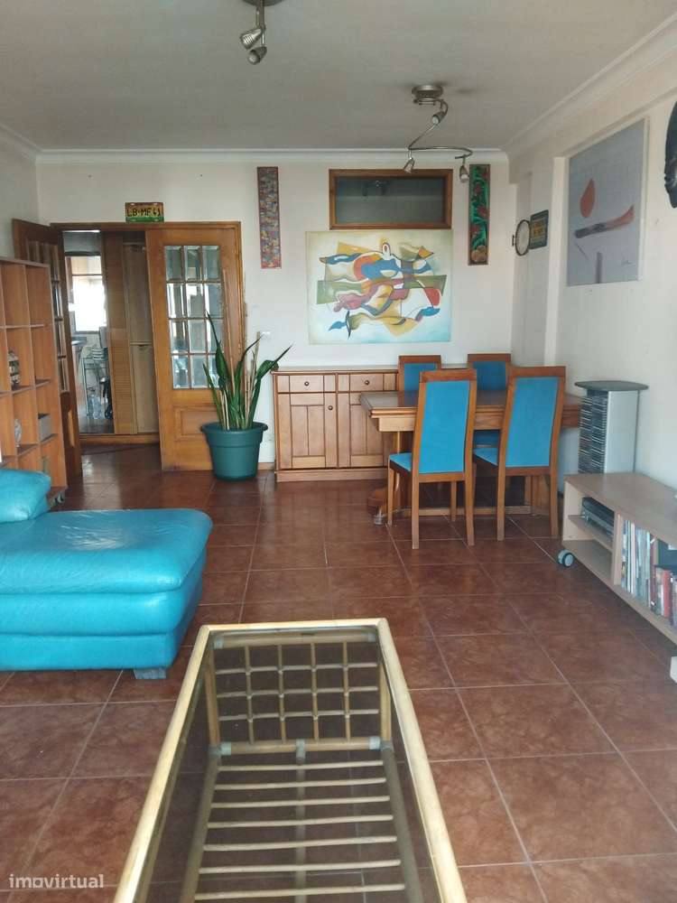 Alugo Apartamento T2 + 1 com terraço vista mar - Grande imagem: 5/13