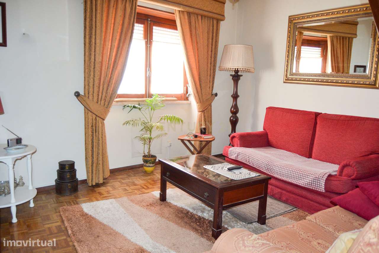 Edifício para Recuperação em Leiria - 5 Quartos e 3 WC - Grande imagem: 3/10