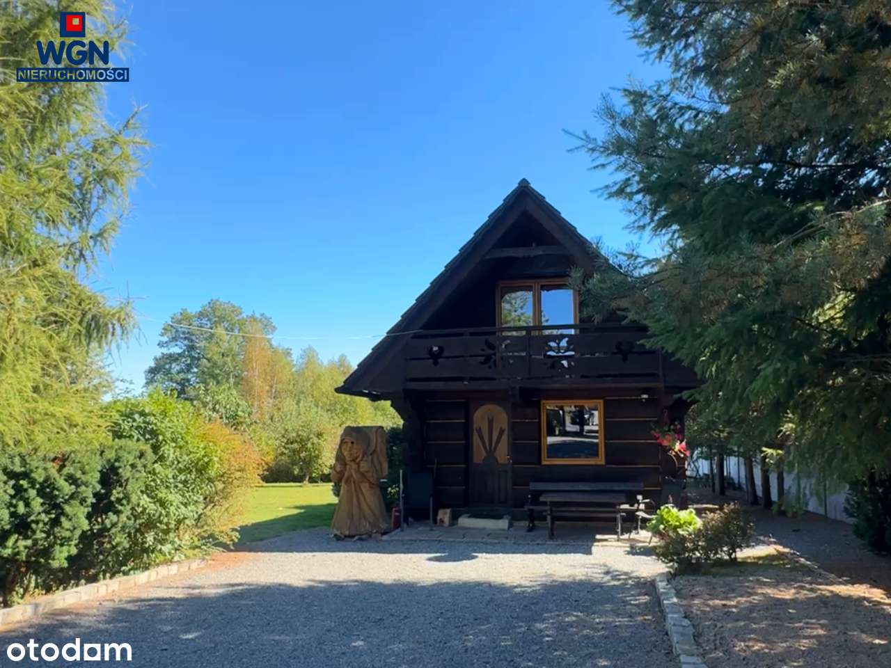 Klimatyczny dom drewniany z zadbanym ogrodem w Polanicy-Zdrój.-10