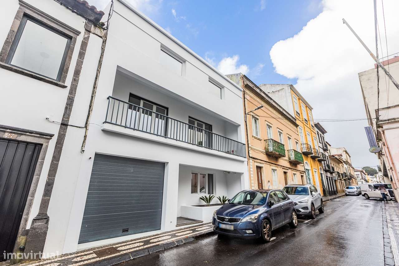 Moradia T6 - Rua do Contador (Centro de Ponta Delgada) - Grande imagem: 4/53