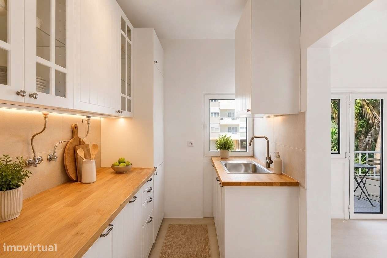 T3 Remodelado com 2 Varandas em Cascais | Pronto a Habitar-4