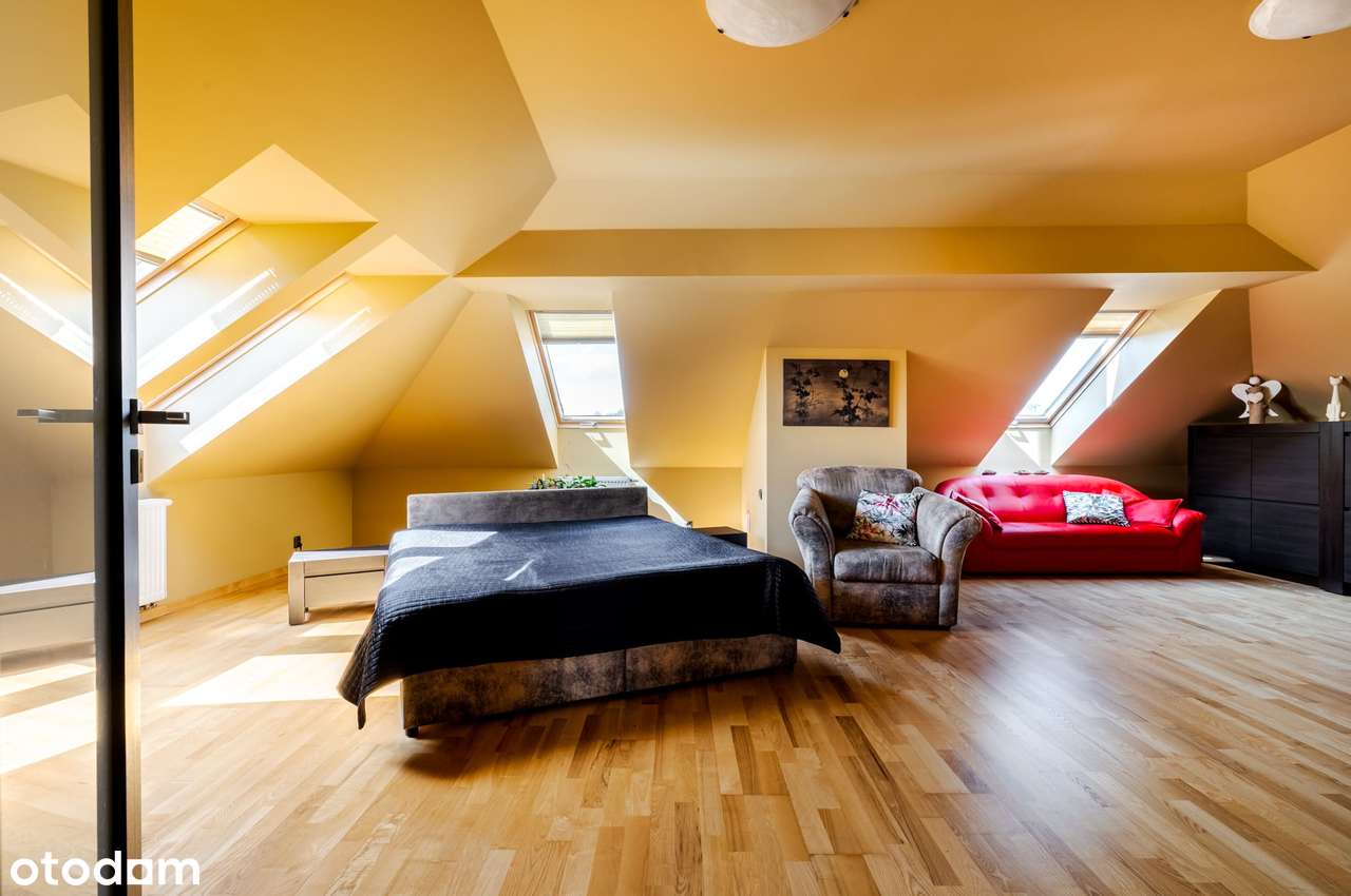 Wolnostojący dom z użytkowym poddaszem i ogrodem-8