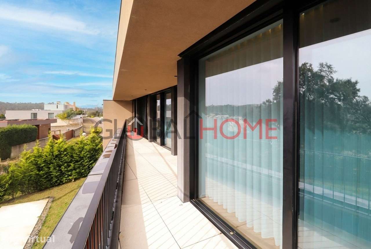 Moradia T5 com piscina na Quinta das Luzes-21