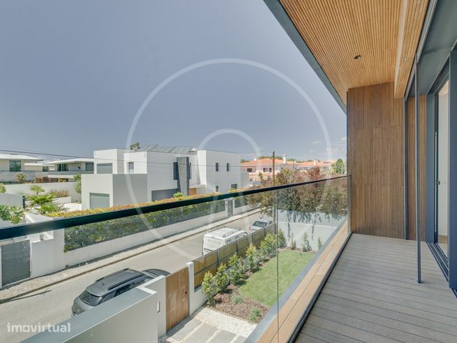 Luxuosa moradia T6 contemporânea em Birre-33