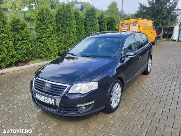 Volkswagen Passat - 1