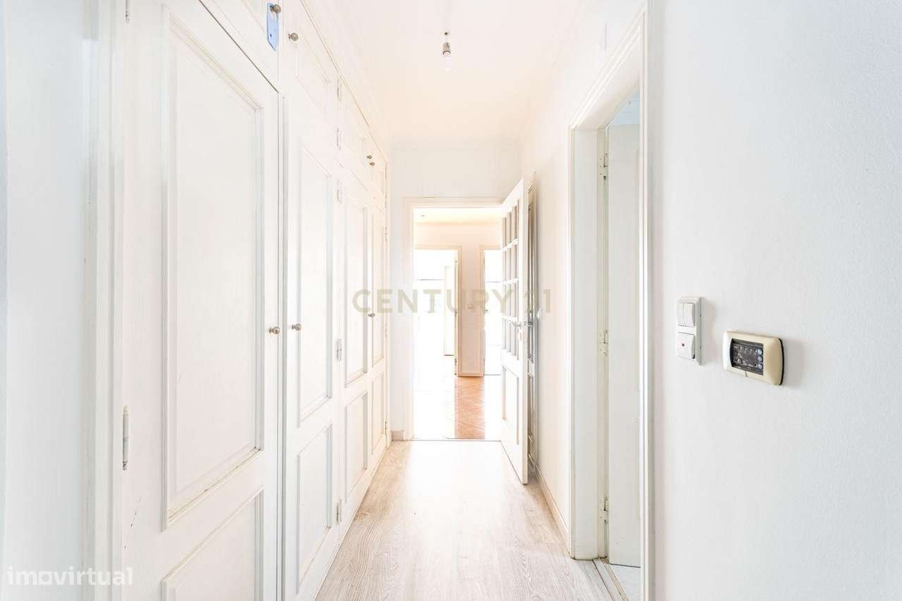 Oportunidade Única nos Jardins da Parede – Apartamento T3 - Grande imagem: 4/25