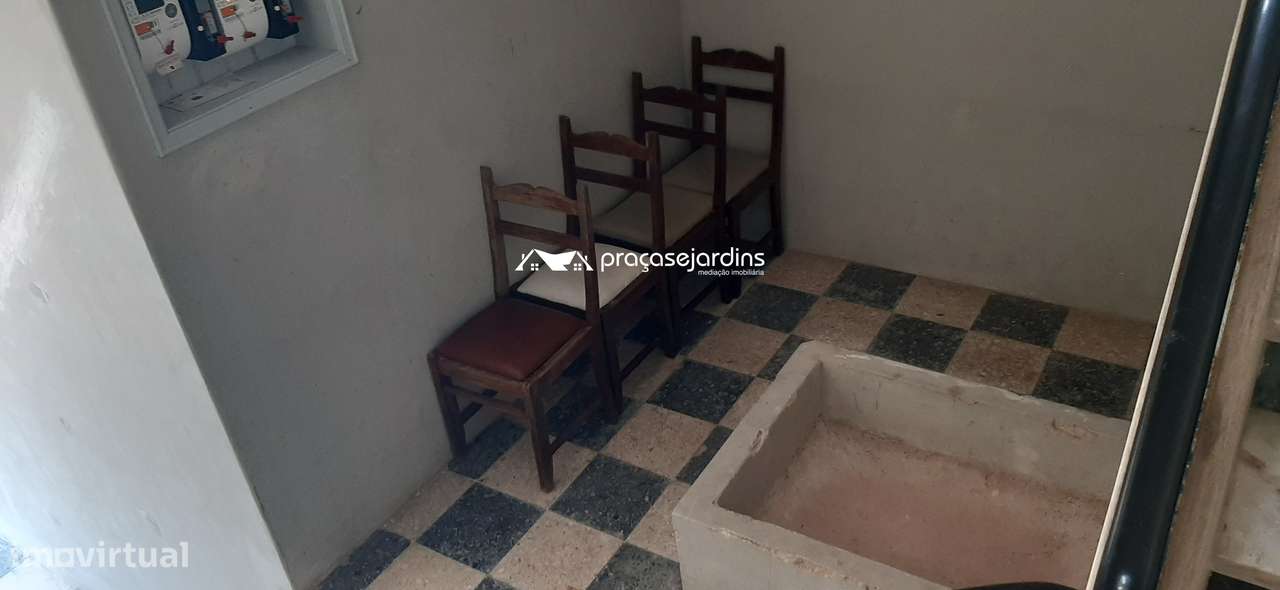 Prédio com 3 Apartamentos-11