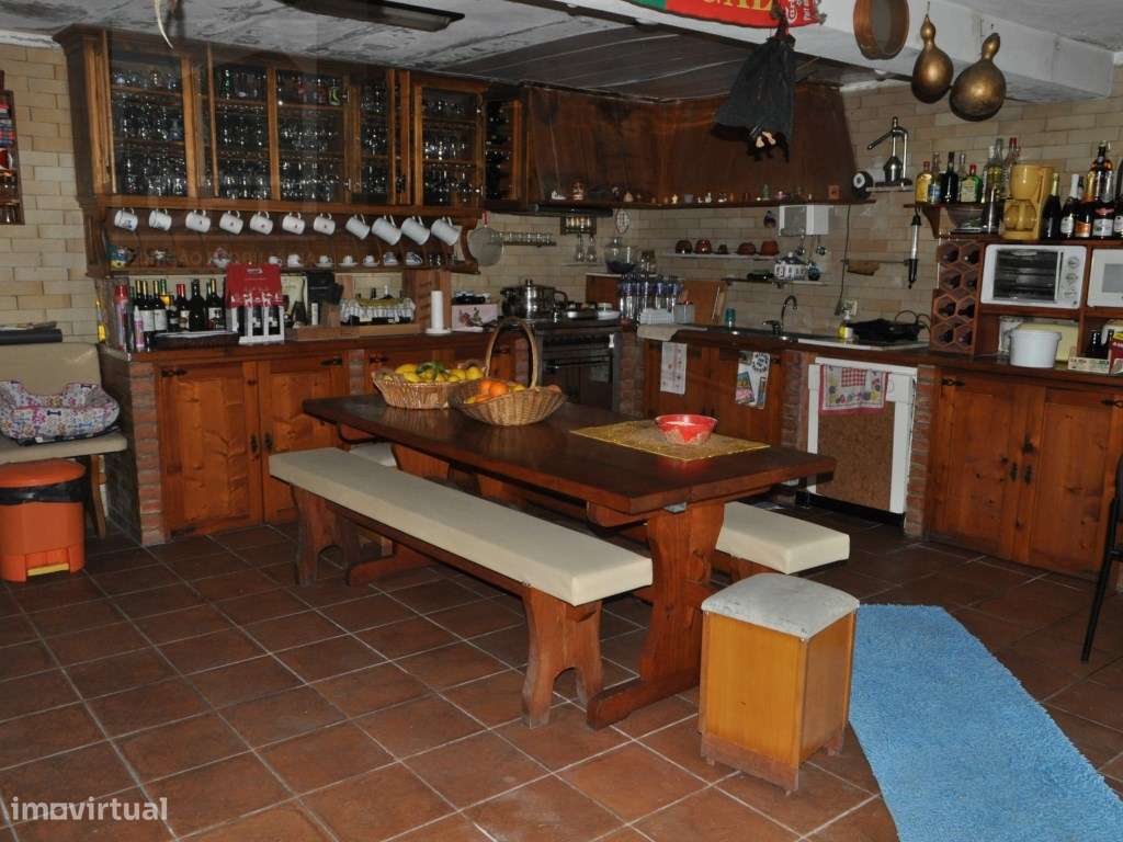 Moradia V4 em Candoso S.Santiago e Mascotelos-34