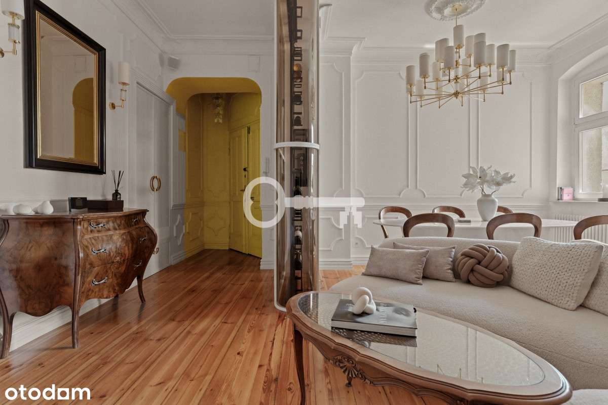 Paryski Szyk w Sercu Wildy | Marmur i Lity Dąb-2