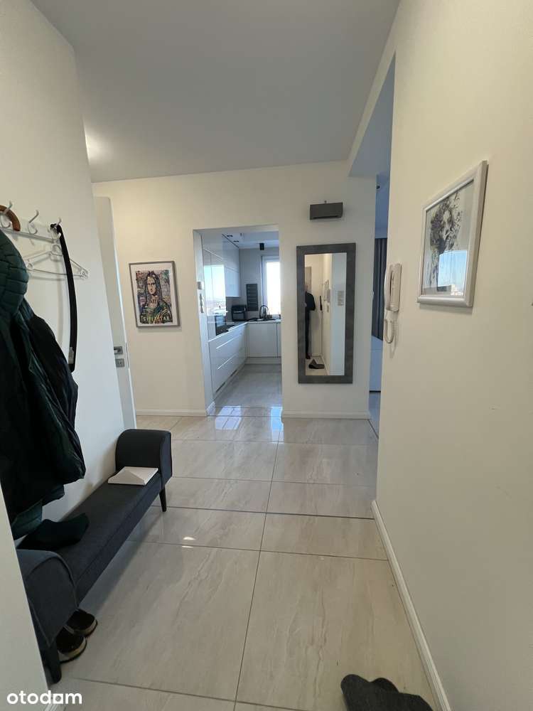 Reda-na sprzedaż  eleganckie  mieszk. 3 pok.+ kom.lok.+ m. w hali g.-5