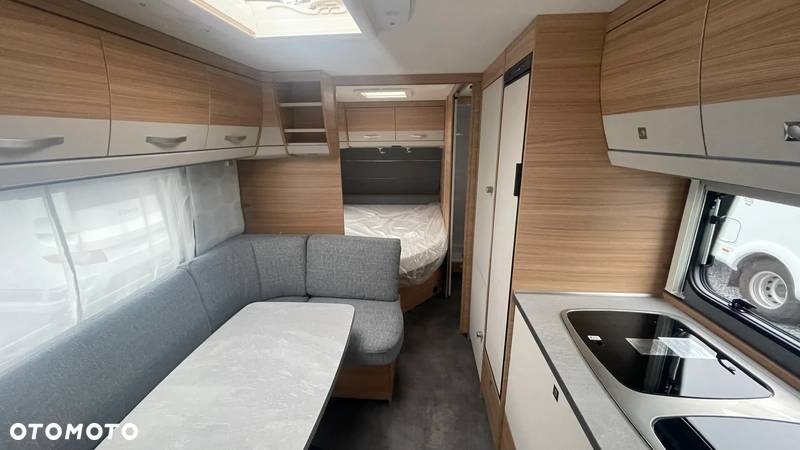 Dethleffs Camper 560 FMK - 15